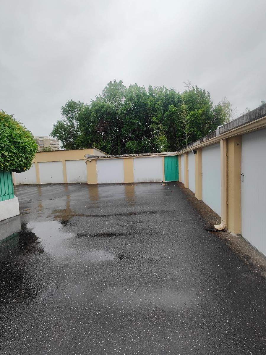 letting parking space à MERIGNAC - 110 / month