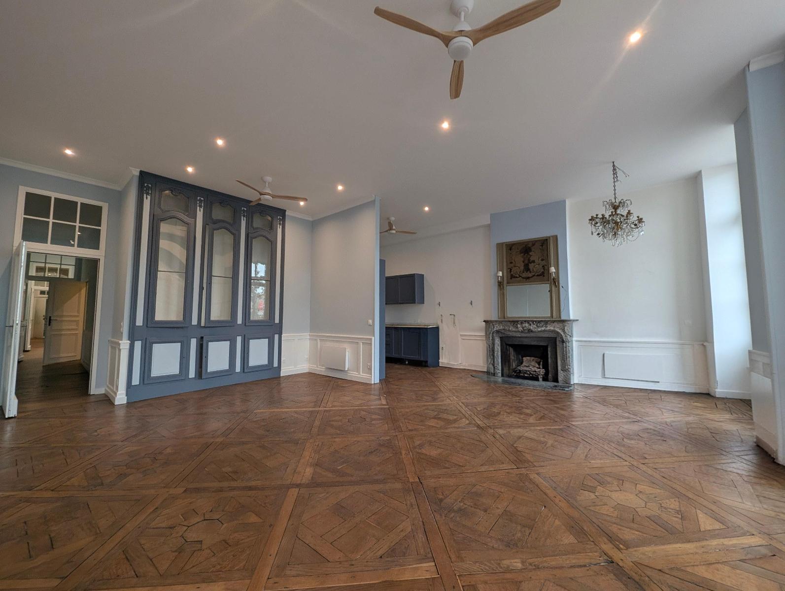 letting flat à BAYONNE - 1 713 / month